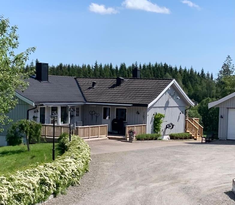 Hybel I Underetasje 700M Fra Strand Trogstad Exteriör bild
